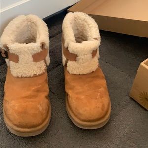Fold over buckle tan bootie UGG